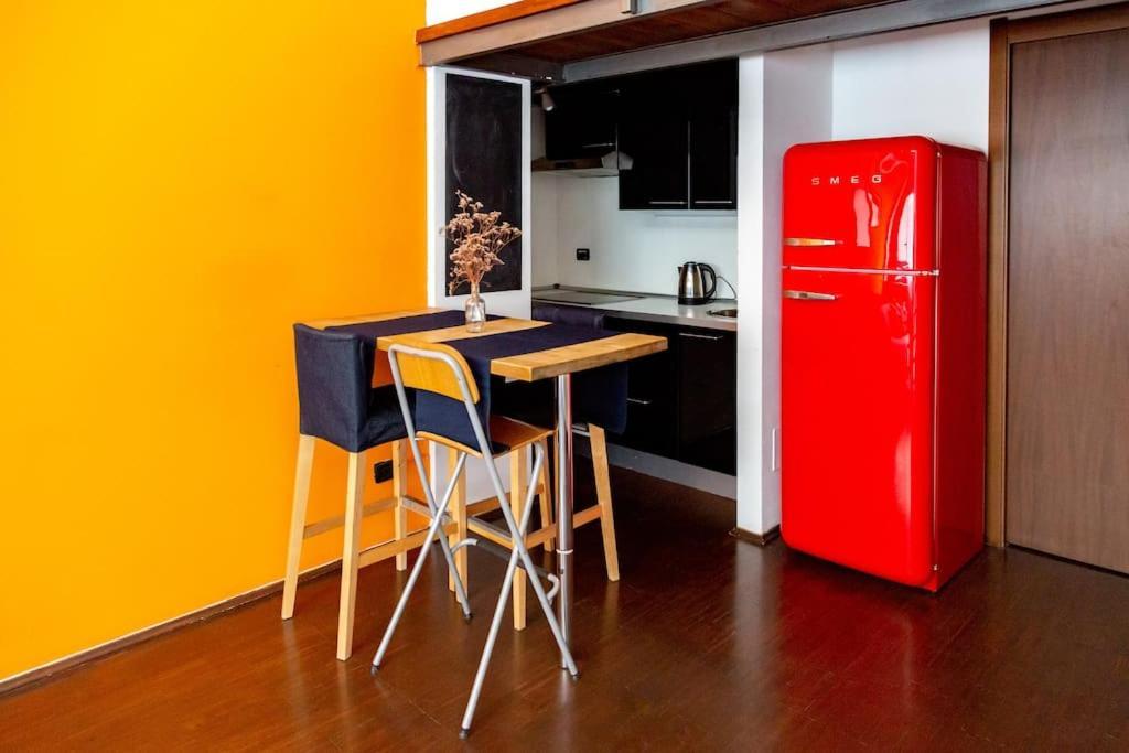 2 Min Da Porta Genova - Elegante Bilocale Apartment Milan Luaran gambar